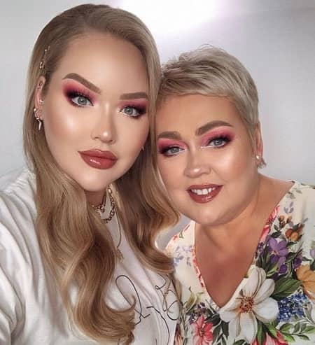 Nikkie de Jager reveals that she grew her hair out and "fully wore girl's clothing." News of NikkieTutorials being a transgender.